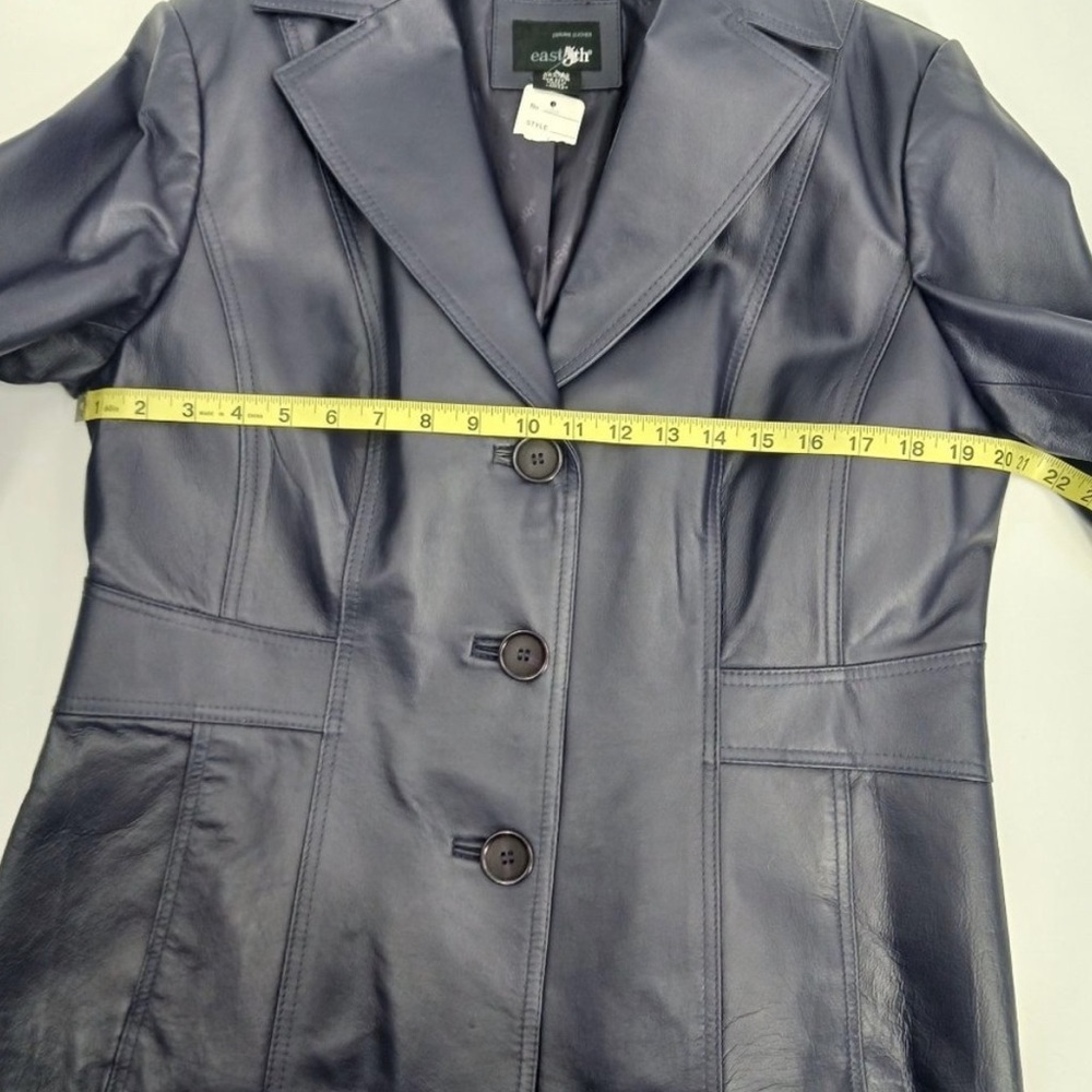 EAST 5TH WOMENS GENUINE LEATHER BLUE JACKET
SIZE LARGE - Picture 5 of 14